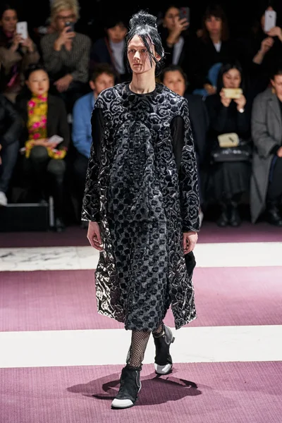 Look 28